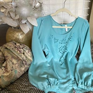 Women’s Polyester Long Sleeve High/Low Lazer Cut Top